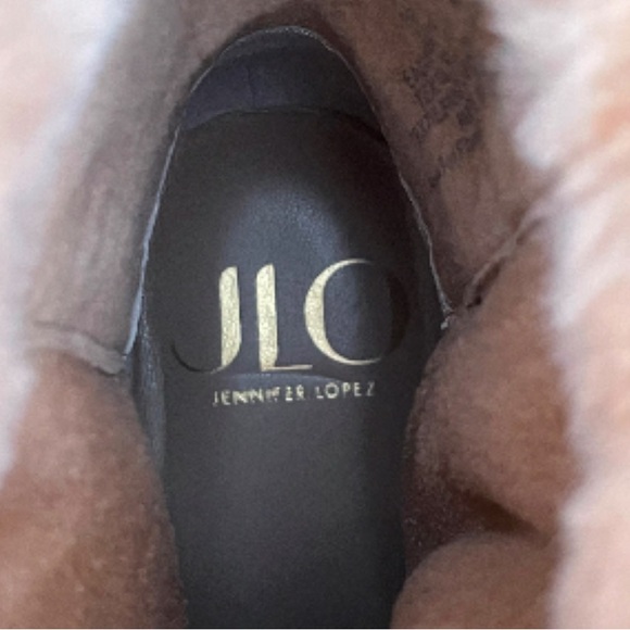 Ginna snow booties from JLO, size 8 - Picture 7 of 9